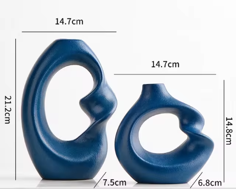 Abstrakte Skulpturale Vasen – Modern und Künstlerisch