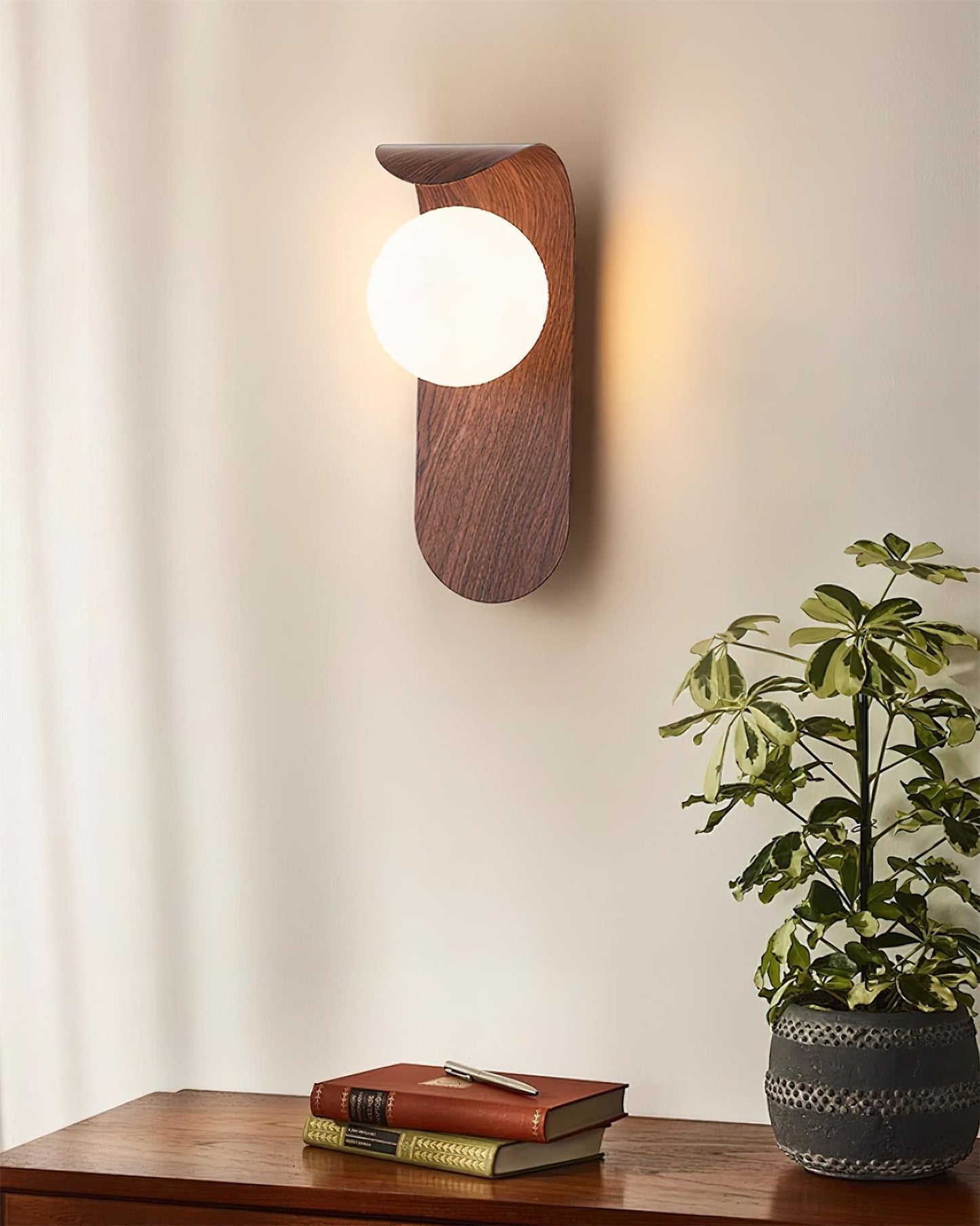 Garduru Light – Retro Holz-Acrylglas LED Wandleuchte