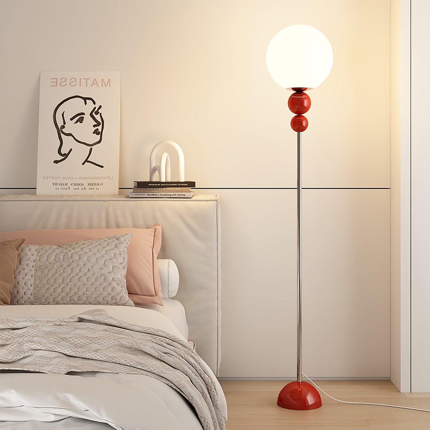 Moderne Design Stehlampe aus Metall und Glas - Elegante Beleuchtung für Ihr Interieur