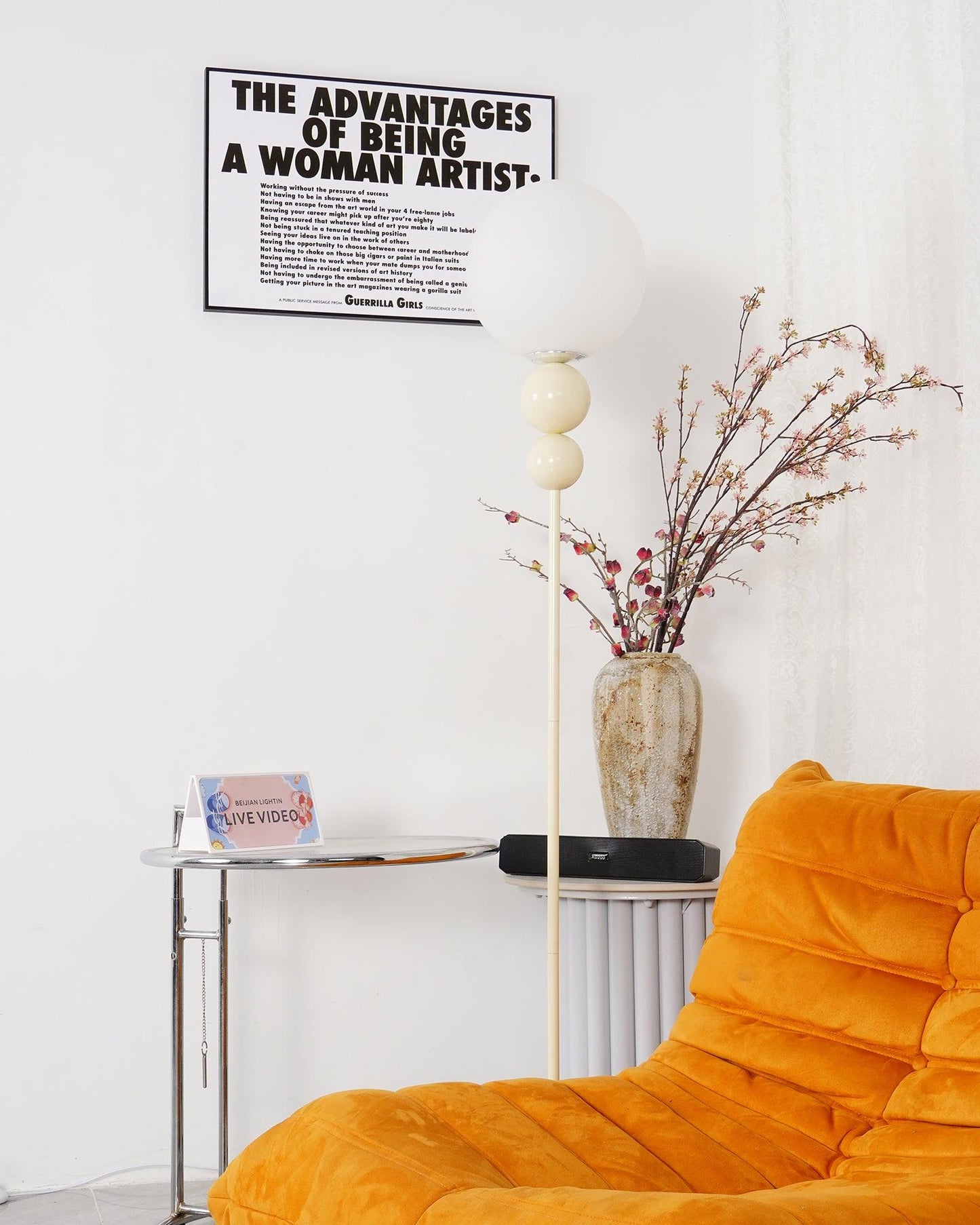 Moderne Design Stehlampe aus Metall und Glas - Elegante Beleuchtung für Ihr Interieur