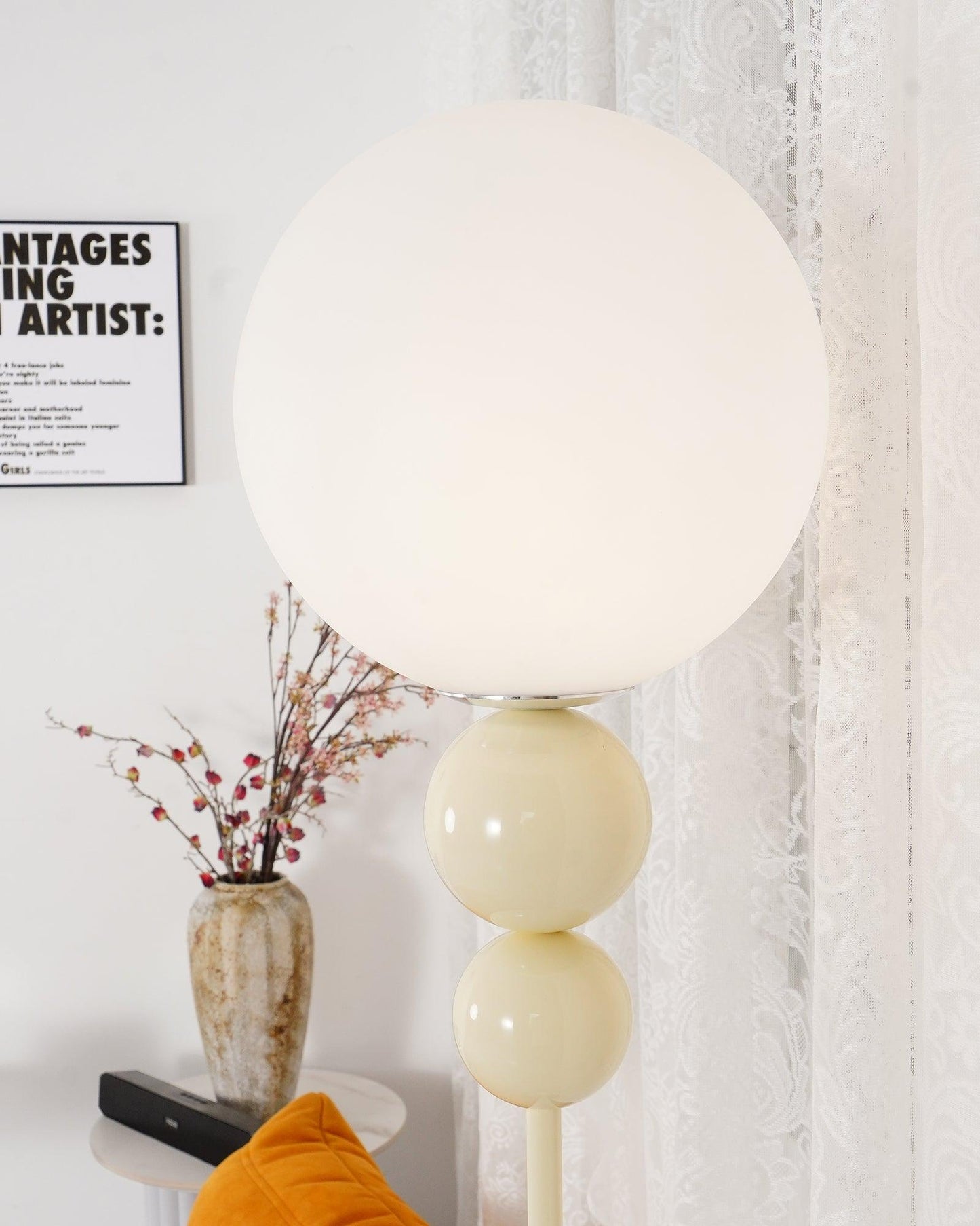 Moderne Design Stehlampe aus Metall und Glas - Elegante Beleuchtung für Ihr Interieur