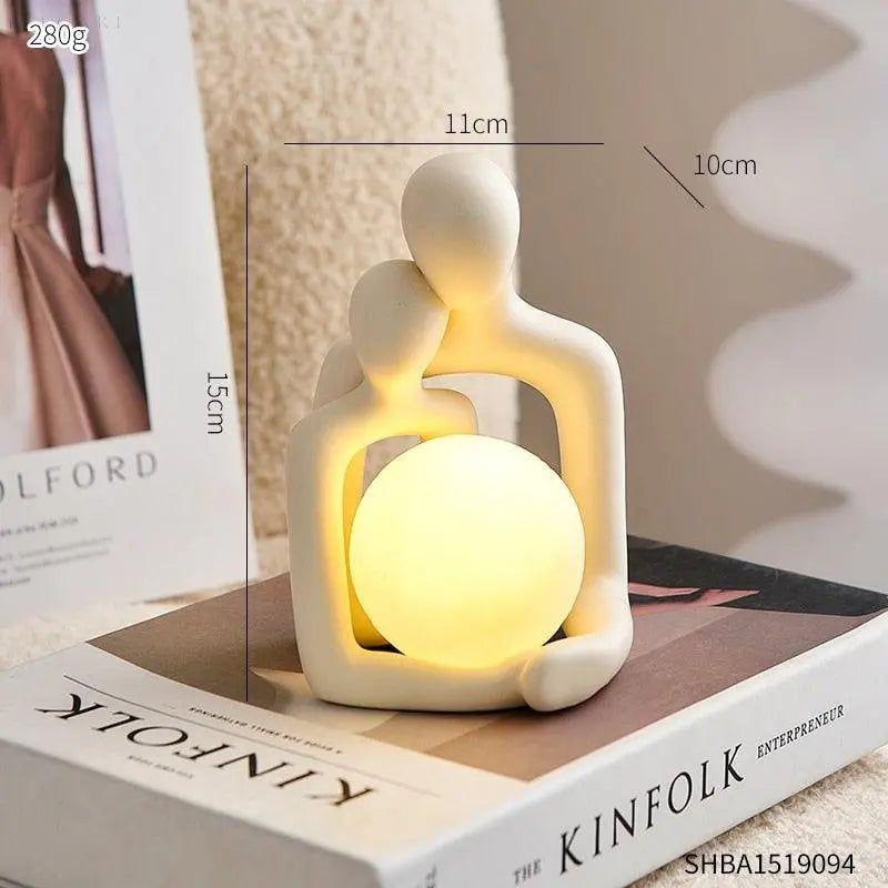 Elegante batteriebetriebene Tischlampe mit Nachtlicht – Romantisches Paar-Statuen-Design für Nachttisch und Schlafzimmerdekoration