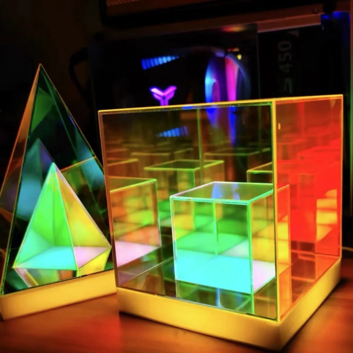 AuroraGlow Pyramid Lampe - Bunte LED Stimmungslicht