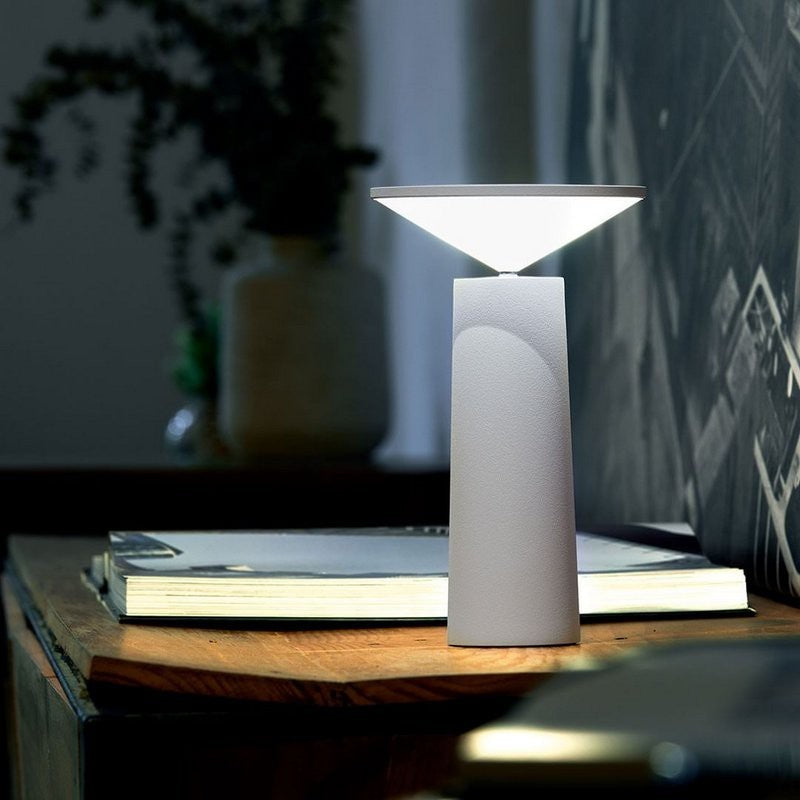 GlowBeam - Moderne LED Tischlampe mit drehbarem Kopf