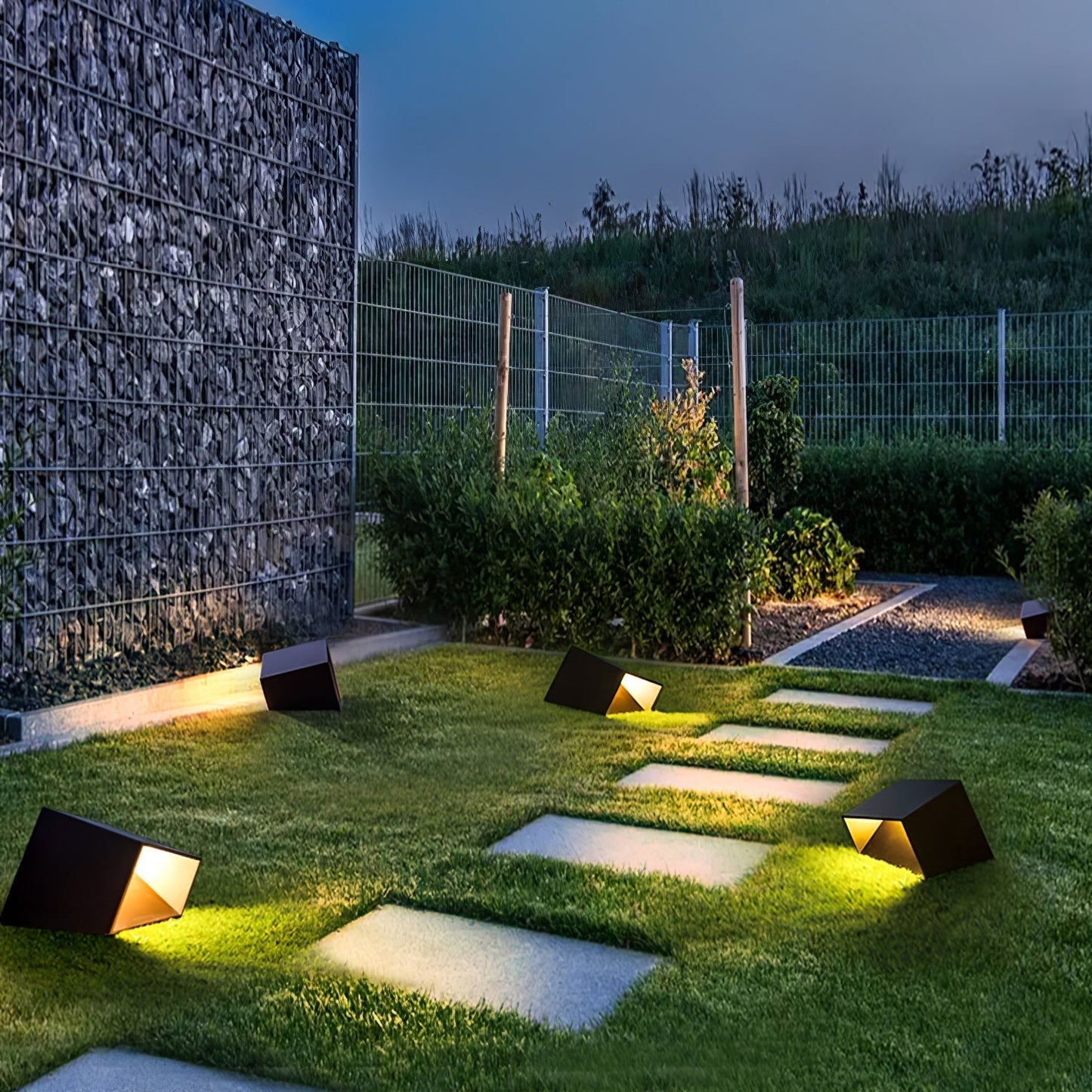 Solar Außenlampe Cube Garden - Kompakt und Widerstandsfähig LED-Beleuchtung für Ihren Garten