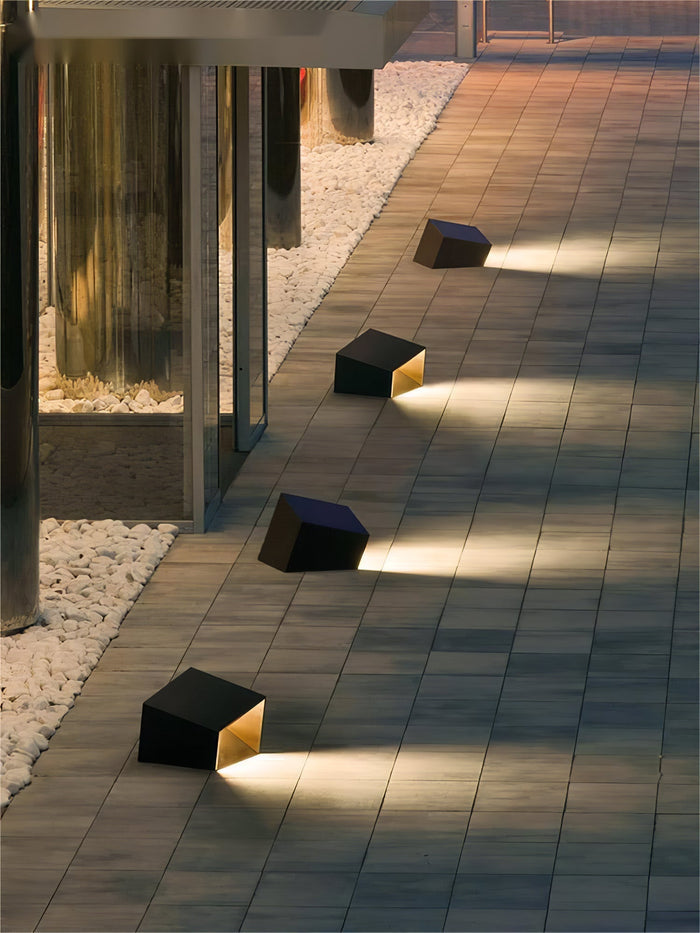 Garduru – Kompakte Solar Gartenlampe