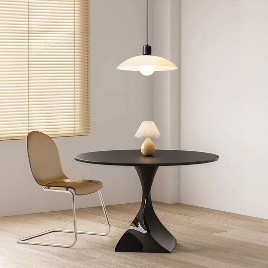 Minimalistische weiße Glasaufhängung – Moderne Lampe mit schlichter Gestaltung