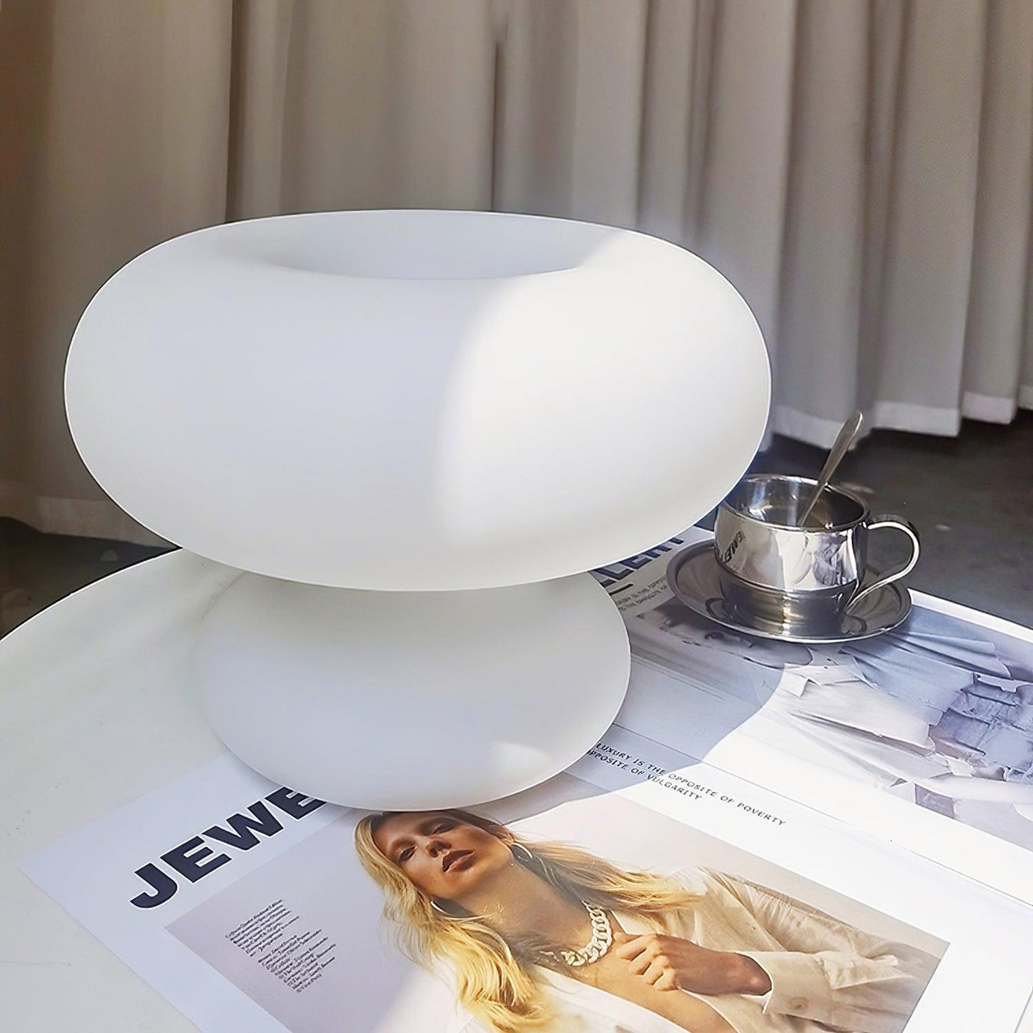 Garduru Tischlampe – Verspielt und doch Elegant LED Akzentbeleuchtung