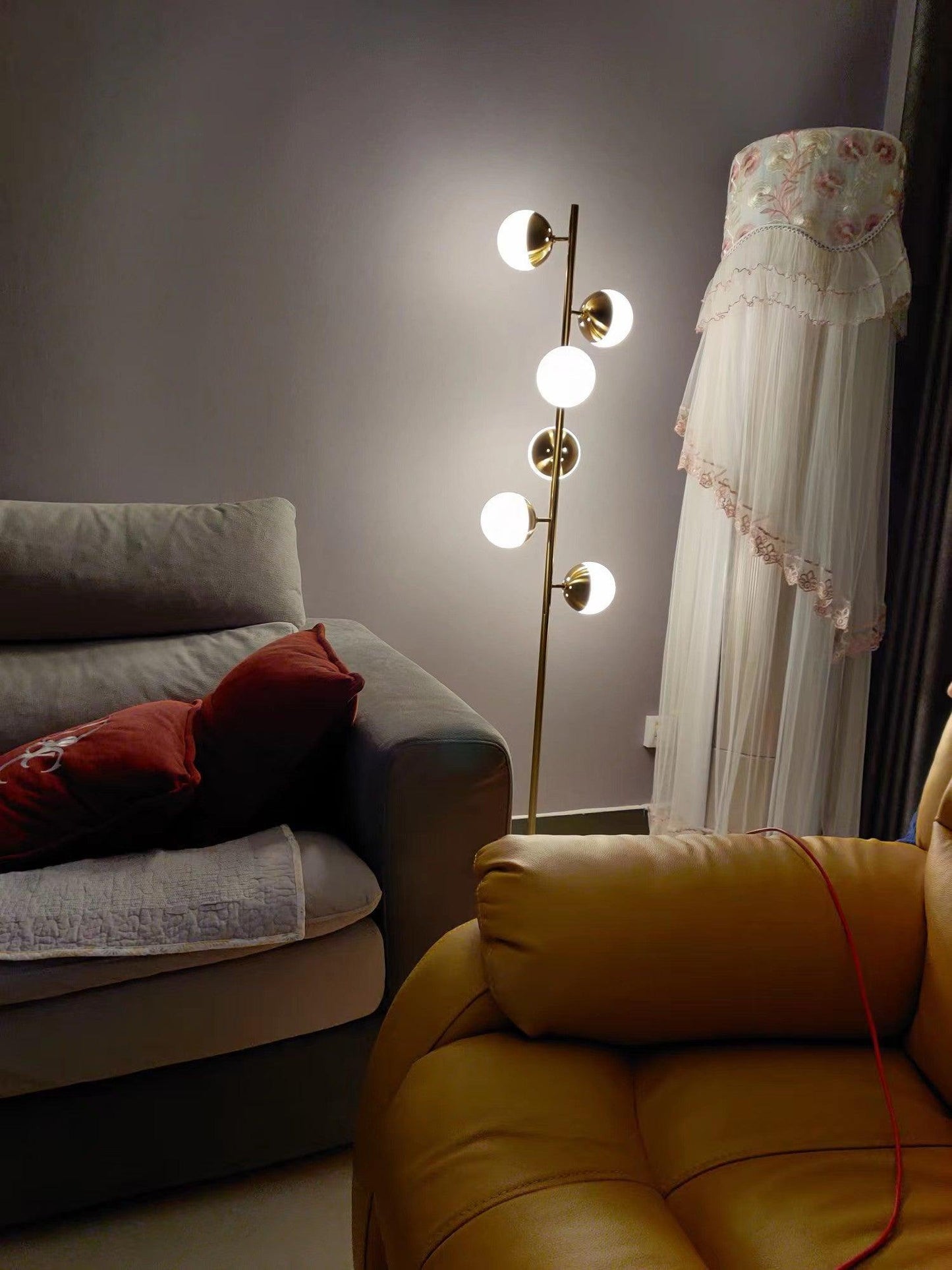 LED Baumlampe Doppler – Moderne Eleganz mit Glas-Kugeln