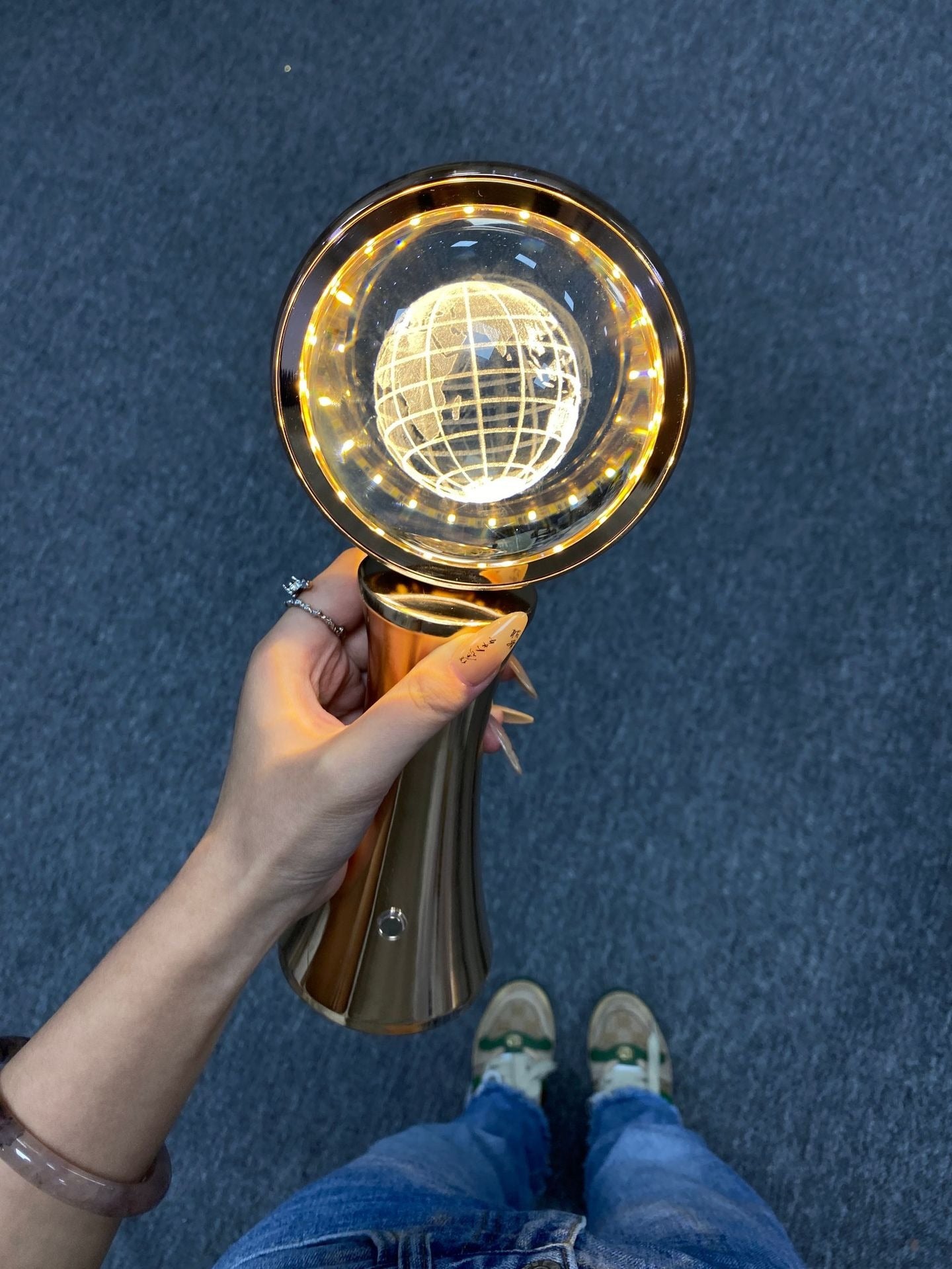 AuraSphere - 3D Kristallglobus RGB Lampe