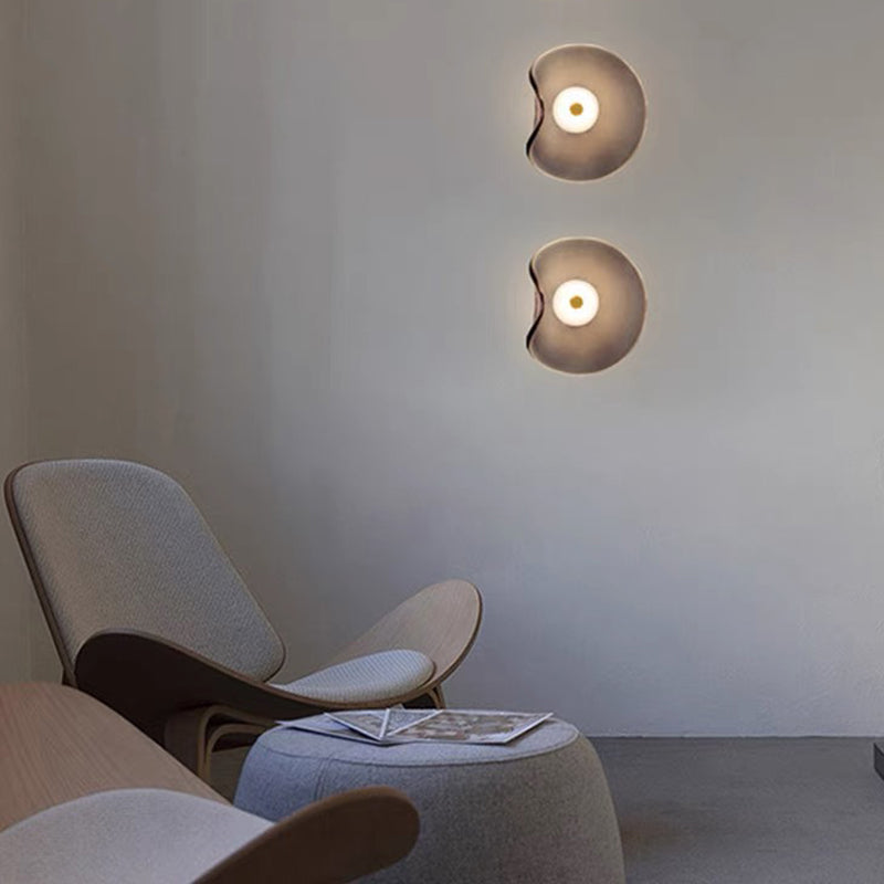 Moderne Wandleuchte aus amberfarbenem Glas - Elegante und funktionale LED-Beleuchtung