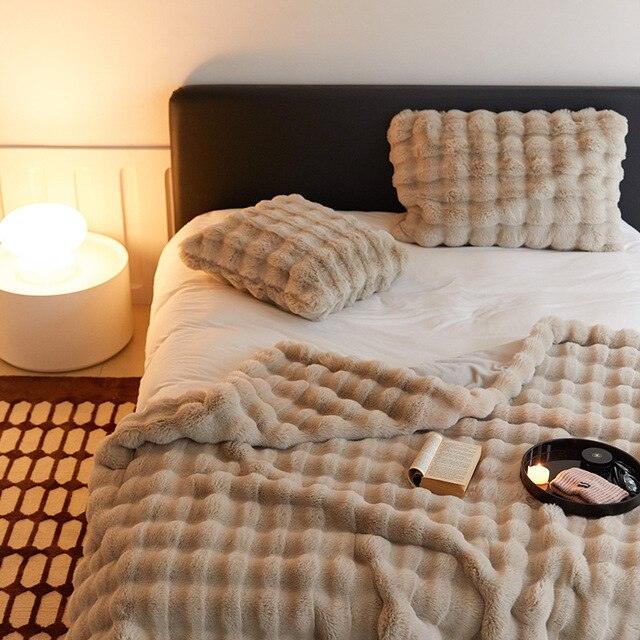Neutrale Luxus-Fell-Flauschdecke │ Super bequeme Decken fürs Bett │ Hochwertige warme Winterdecke als Sofa-/Couch-Dekor
