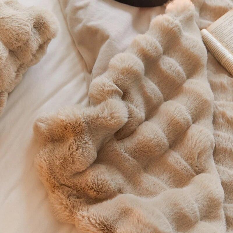 Neutrale Luxus-Fell-Flauschdecke │ Super bequeme Decken fürs Bett │ Hochwertige warme Winterdecke als Sofa-/Couch-Dekor