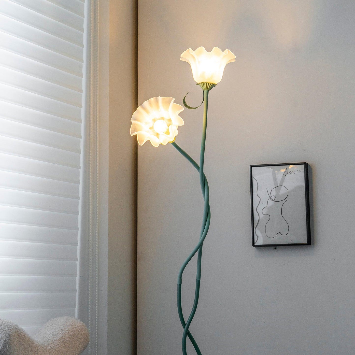 Stehlampe Calla Flowers – Elegante Beleuchtung mit weißen Blumen und raffiniertem Design