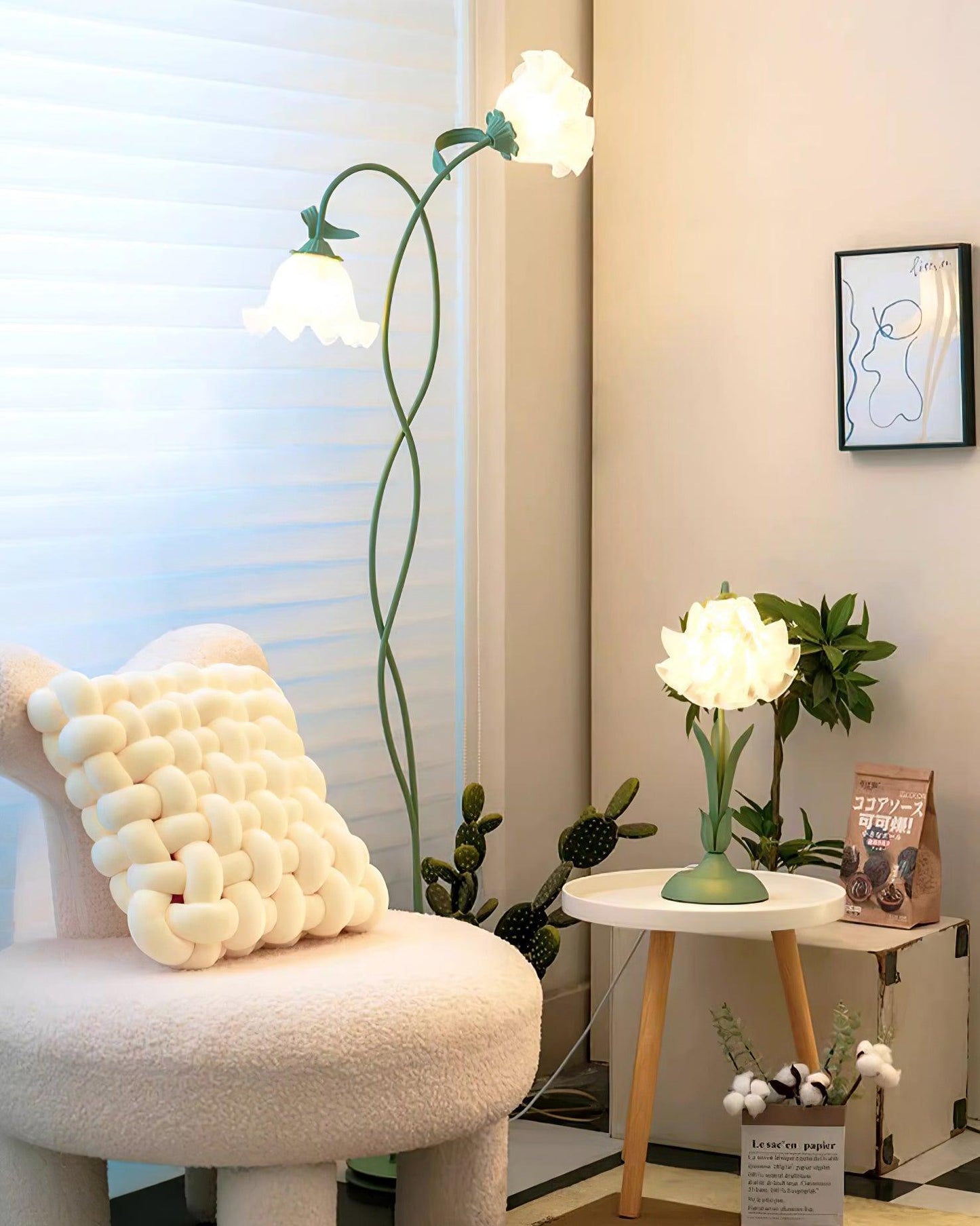 Stehlampe Calla Flowers – Elegante Beleuchtung mit weißen Blumen und raffiniertem Design