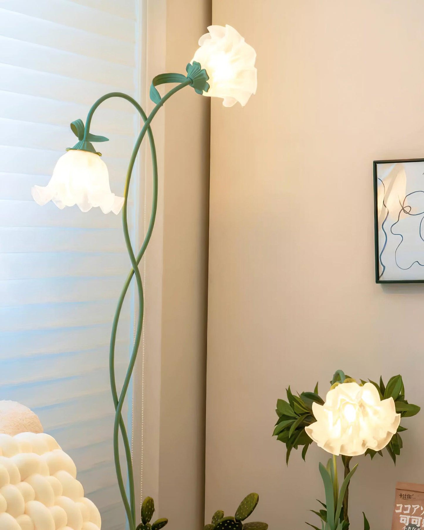 Stehlampe Calla Flowers – Elegante Beleuchtung mit weißen Blumen und raffiniertem Design