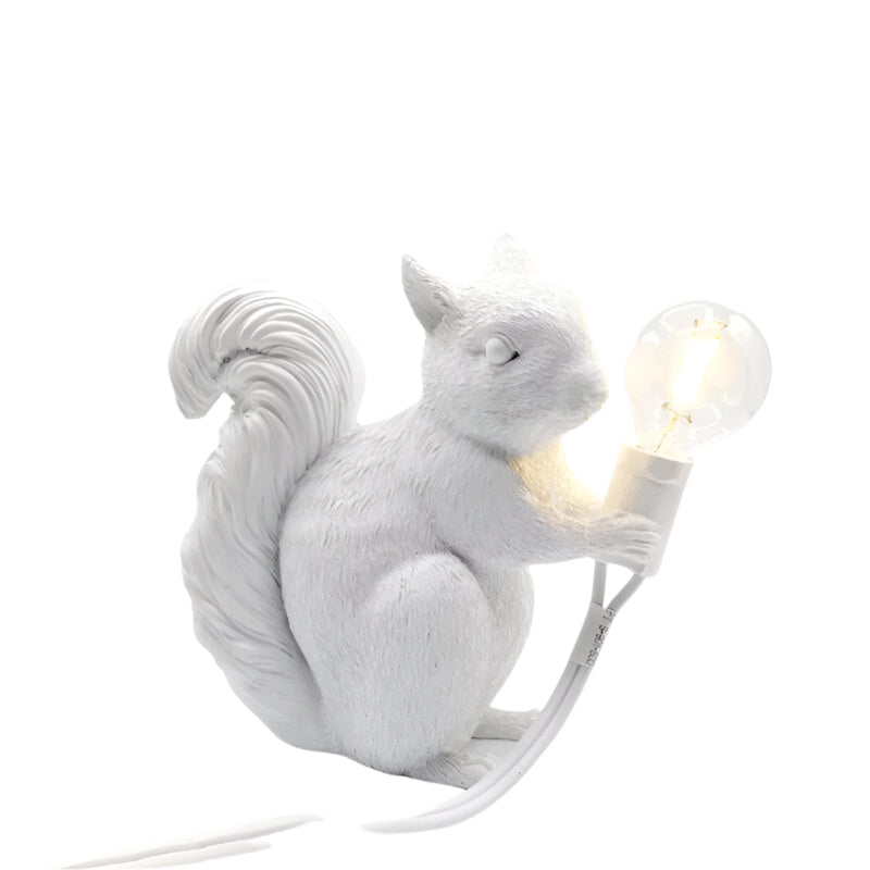 Tischlampe Eichhörnchen Harz LED Tierlicht