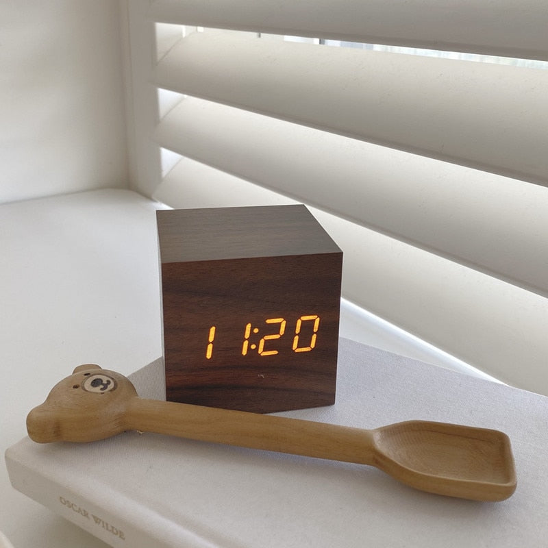 Wood O'clock Digitaluhr & Wecker