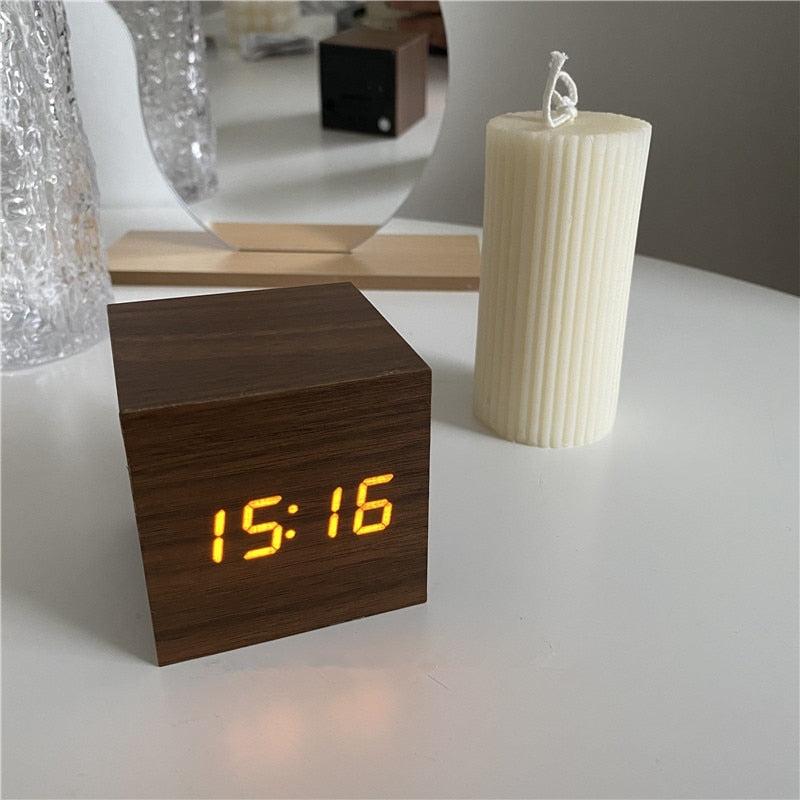 Wood O'clock Digitaluhr & Wecker