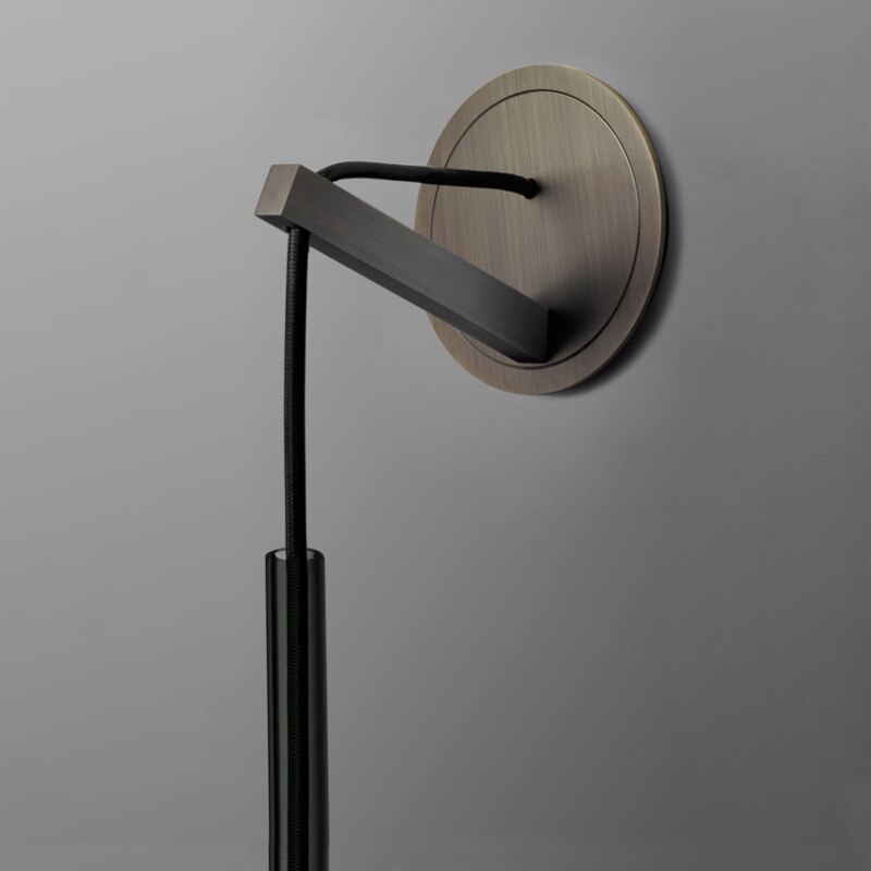 RoyaleGlow Elegante Rauchverbesserte Glas-Wandleuchte für luxuriöse Atmosphäre