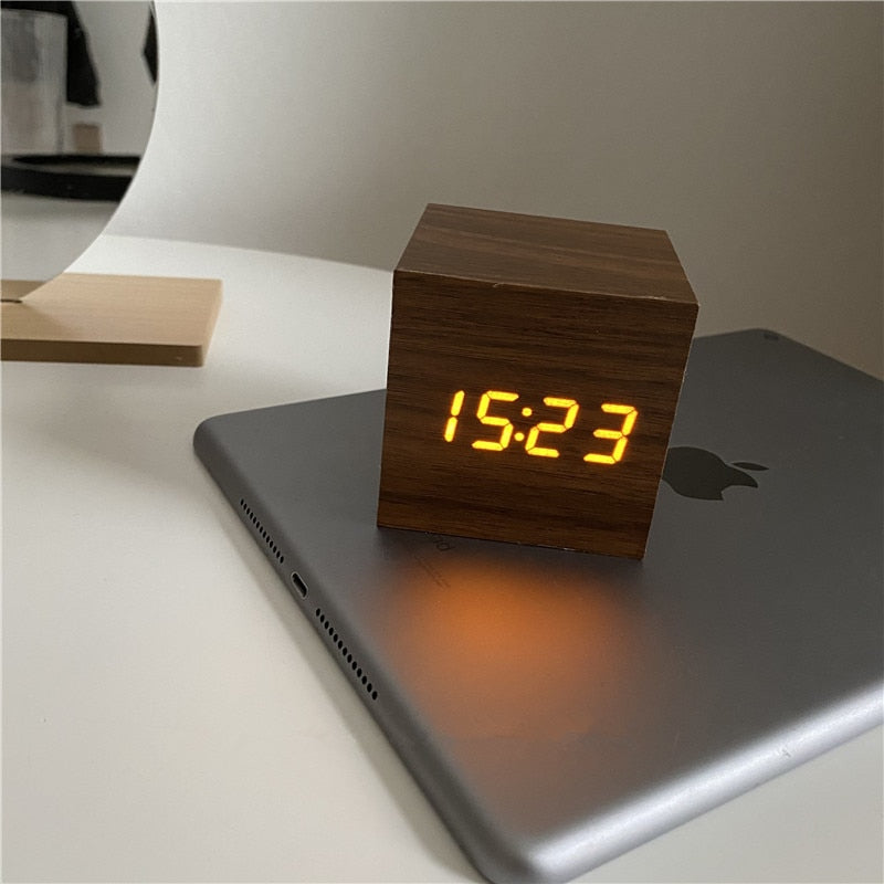 Wood O'clock Digitaluhr & Wecker