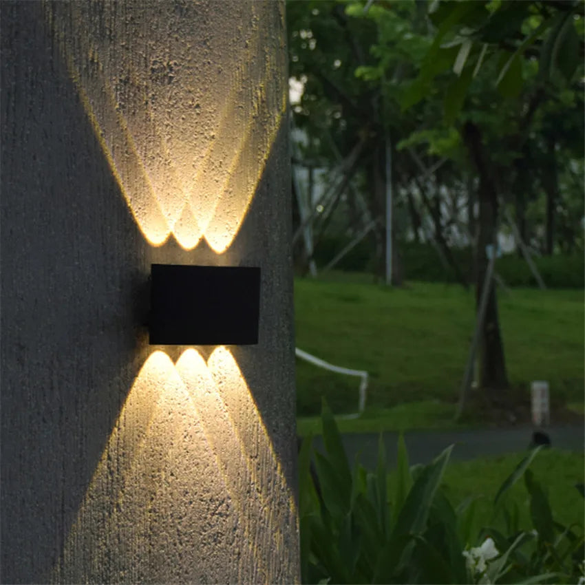 Royaleva Wasserdichte LED Wandlampe - Modernes Auf- und Abwärts-Dual-Kopf-Design