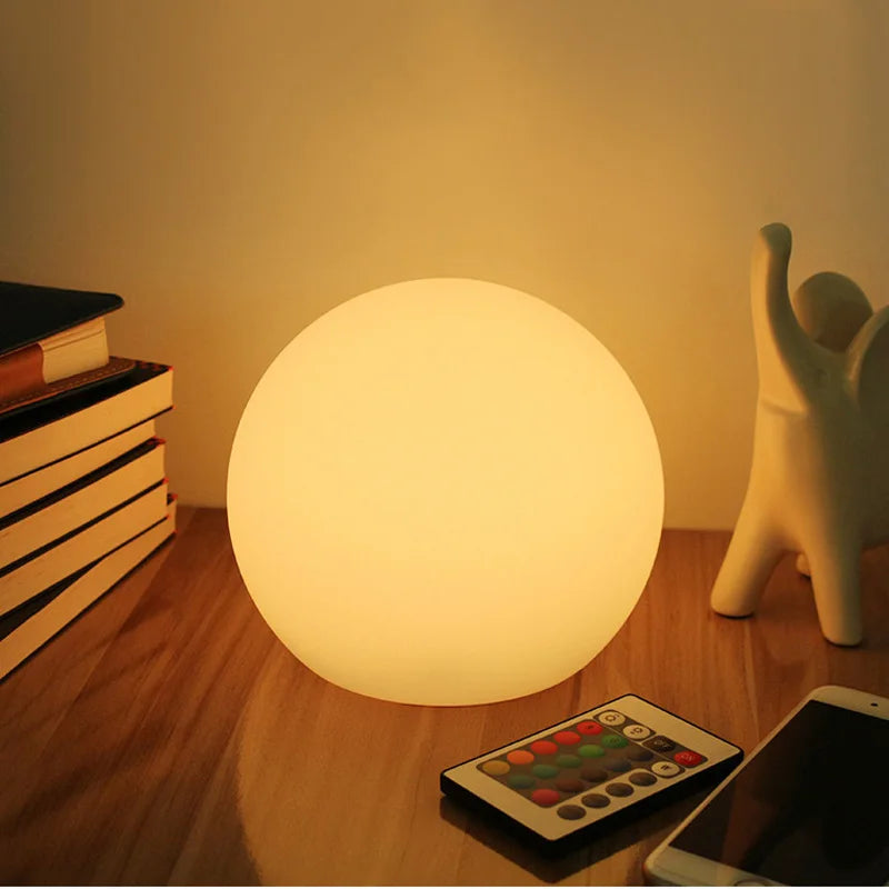 AuraBall | Tischlampe LED mit dynamischem Farbwechsel