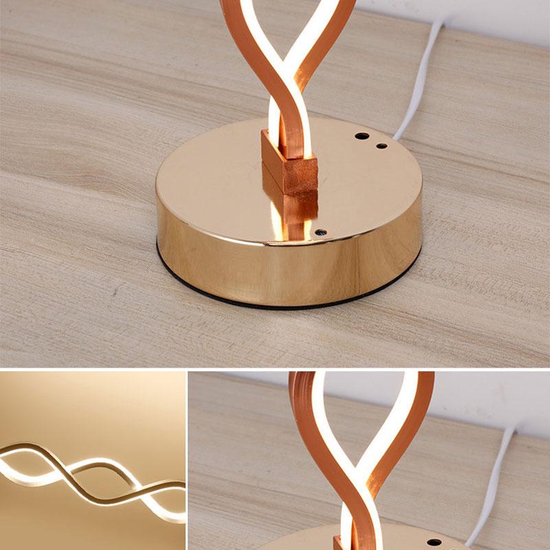 VinkaLine – Minimalistische LED-Tischlampe mit elegantem Rohrdesign