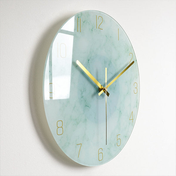Moderne Wanduhr aus Glas