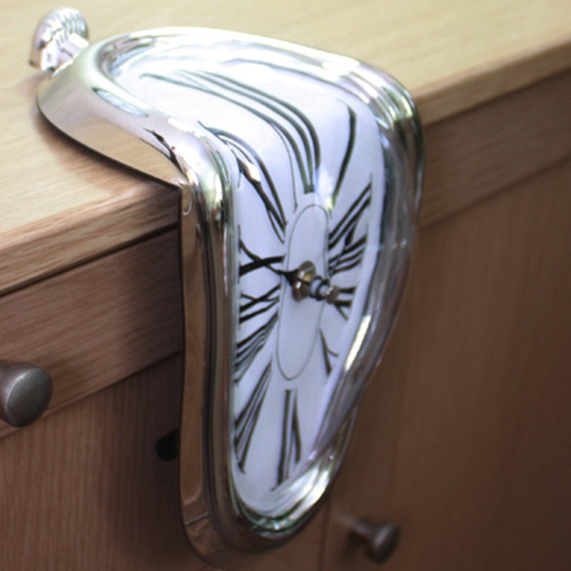 DaliTime – Künstlerische Schmelzender Uhr mit ikonischem Elegant für Tisch oder Regal