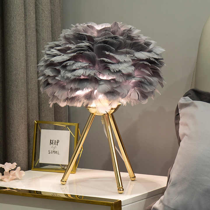 MissFeather Luxus Tischlampe – Lampenschirm aus Federn mit Dimmfunktion