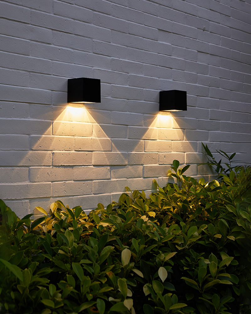 GlowBeam – Elegante Außenwandlampe für stimmungsvolle Beleuchtung