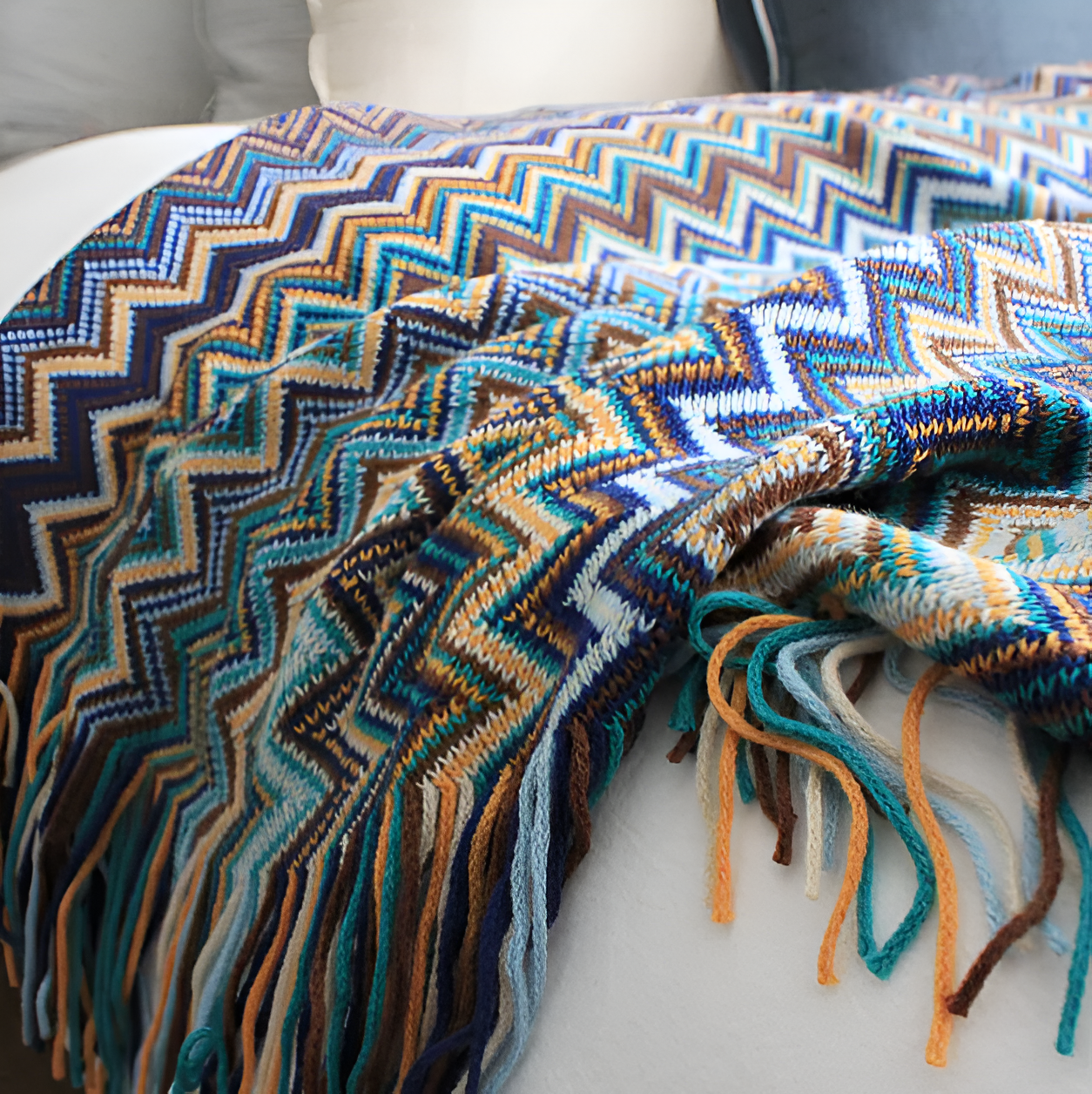 AcrylZag Plaid - Leichte handgestrickte Boho-Fleecedecke mit Quastendesign