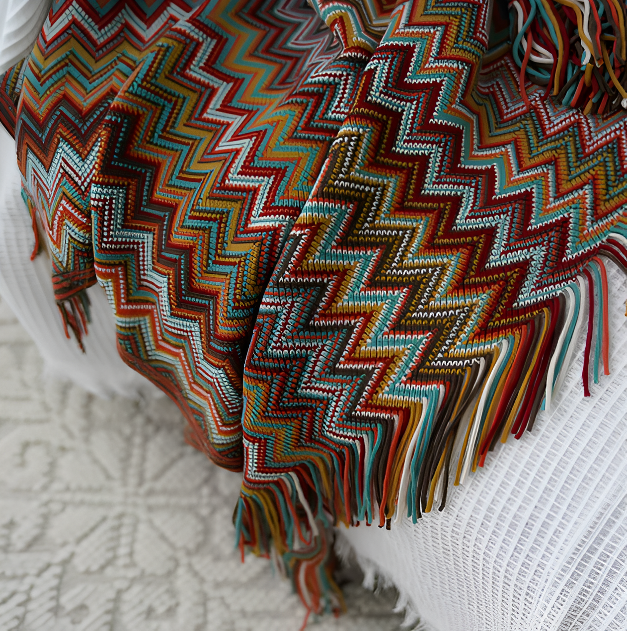 AcrylZag Plaid - Leichte handgestrickte Boho-Fleecedecke mit Quastendesign