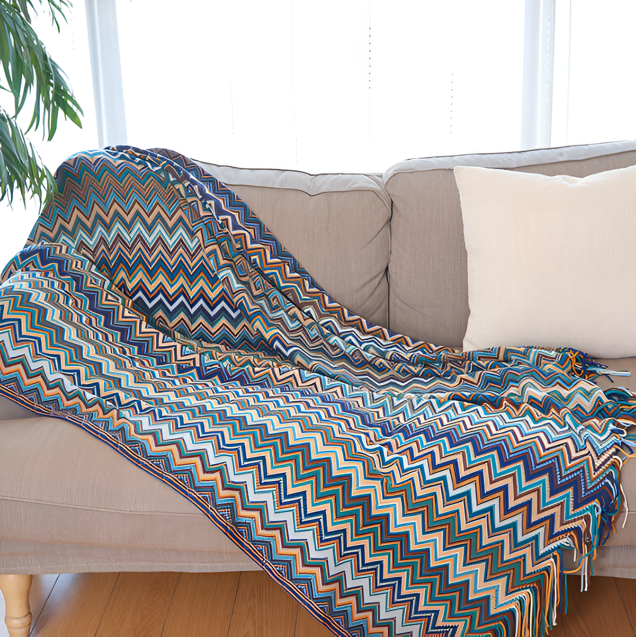 AcrylZag Plaid - Leichte handgestrickte Boho-Fleecedecke mit Quastendesign