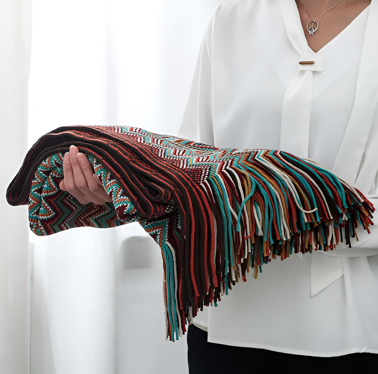 AcrylZag Plaid - Leichte handgestrickte Boho-Fleecedecke mit Quastendesign