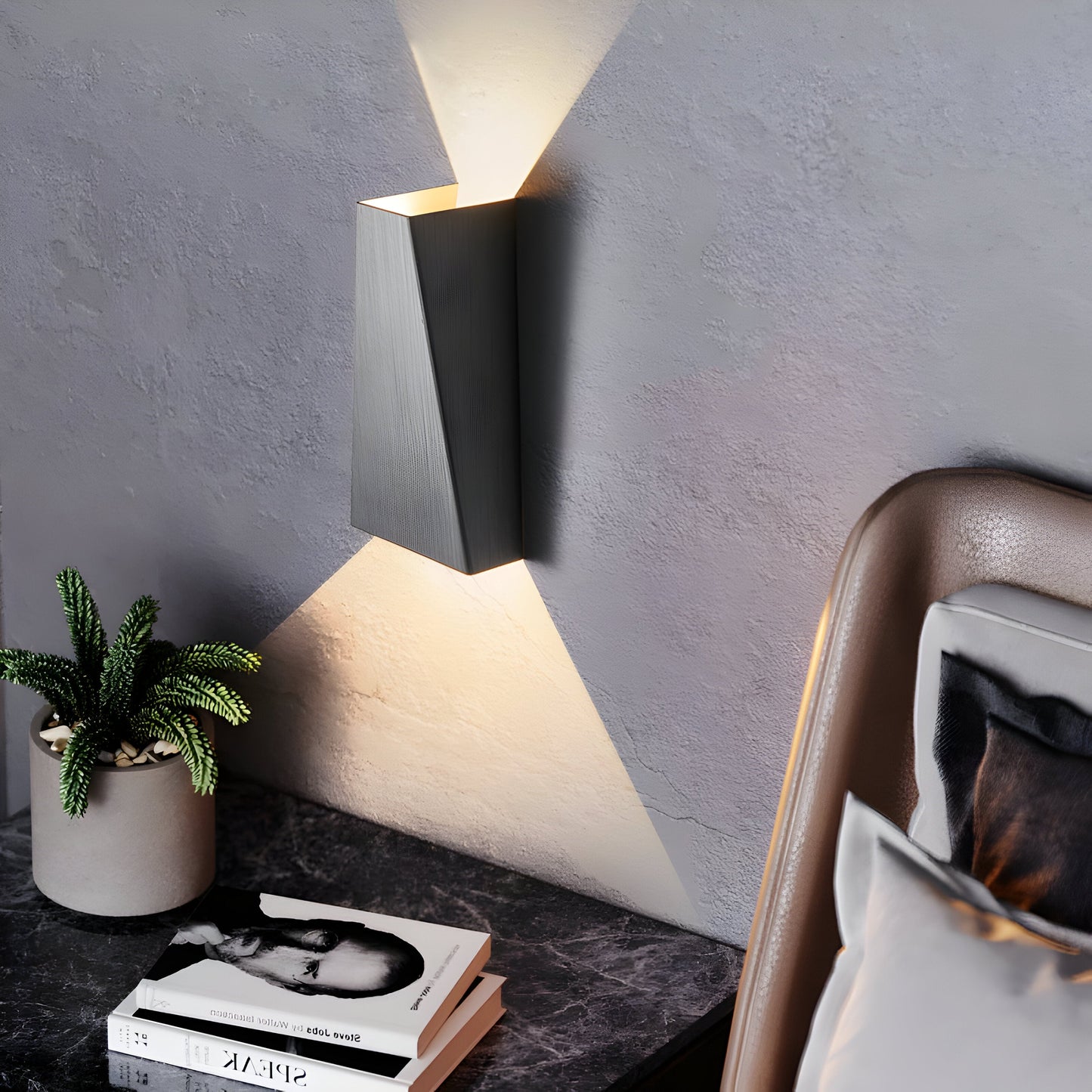 AlumiRay Wandlampe - Minimalistische trapezförmige Wandlampe - Up and Down Wandlichter LED