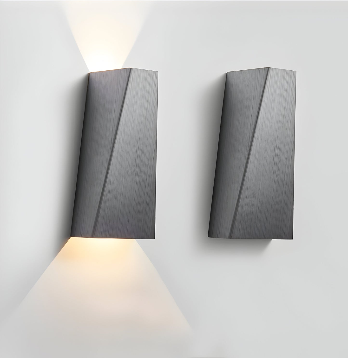 AlumiRay Wandlampe - Minimalistische trapezförmige Wandlampe - Up and Down Wandlichter LED