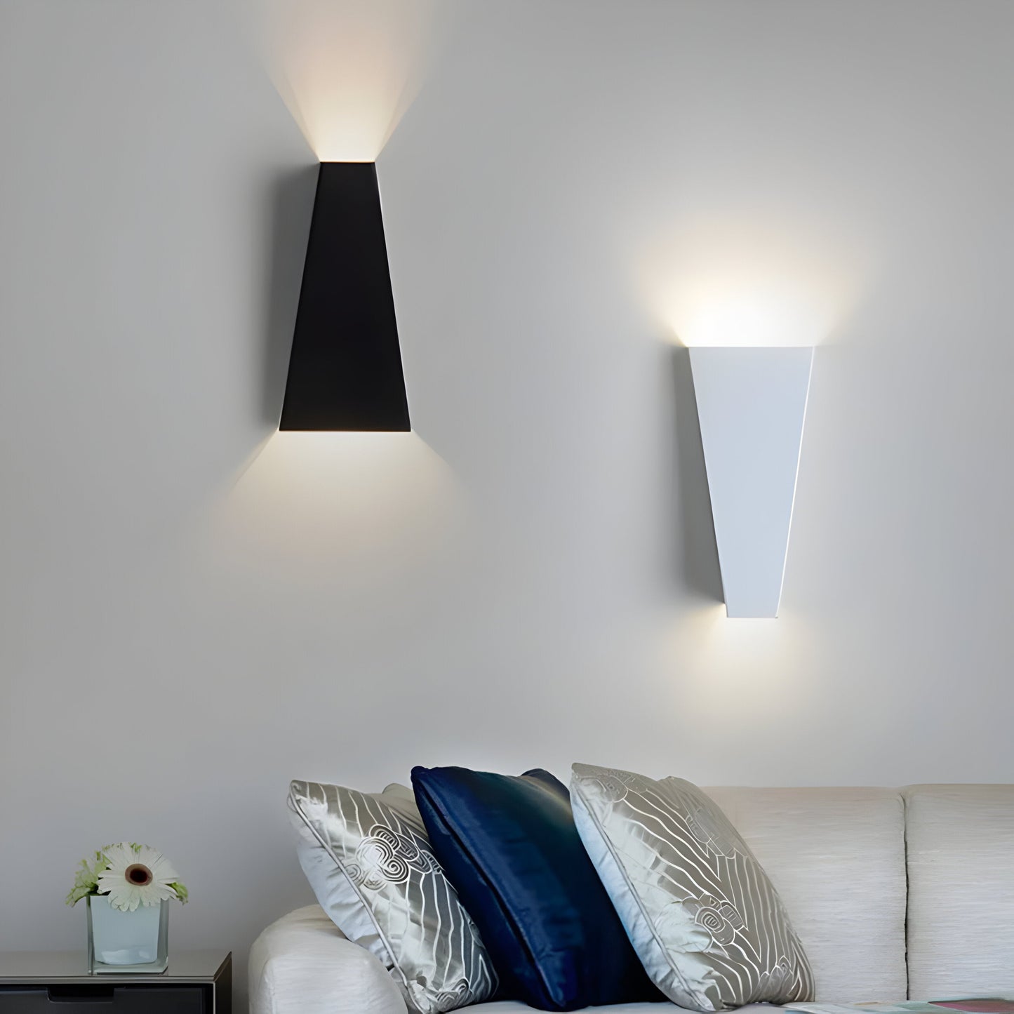 AlumiRay Wandlampe - Minimalistische trapezförmige Wandlampe - Up and Down Wandlichter LED