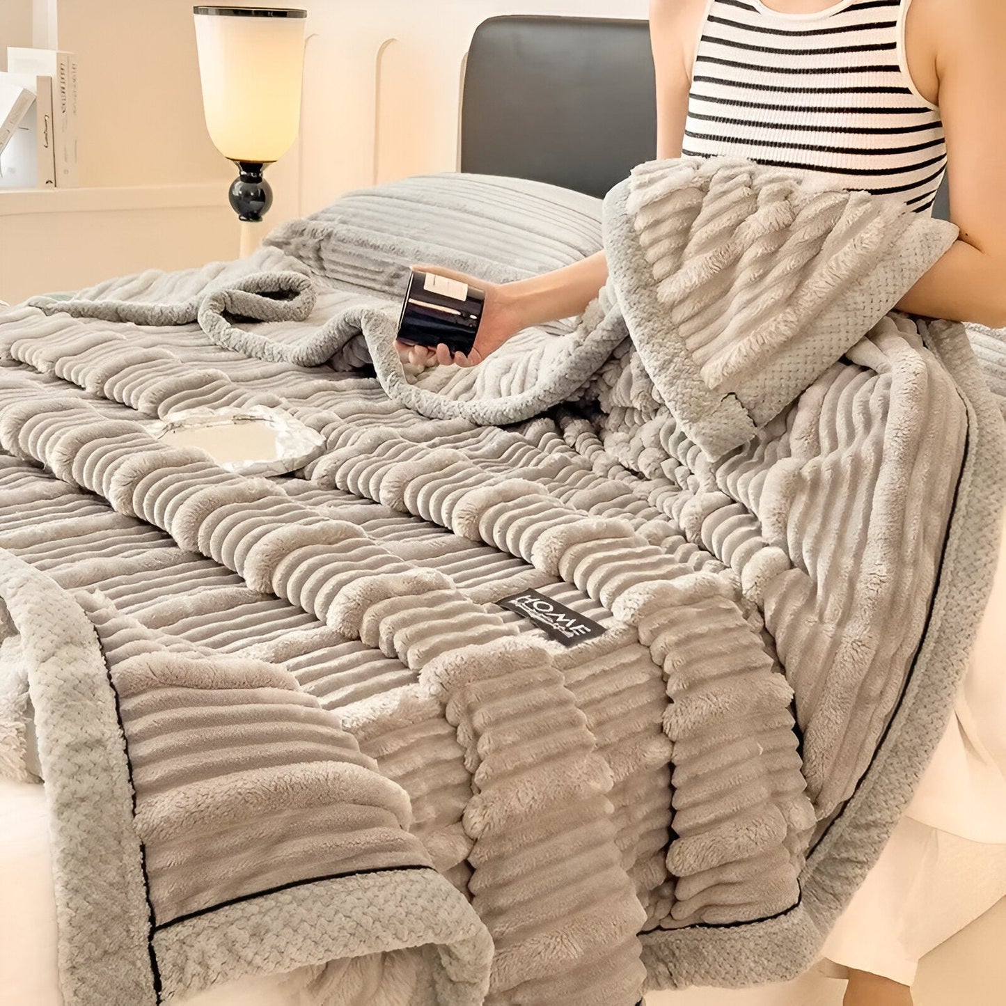 Fleece-Decke mit vintage Streifenmuster für gemütliche Wohnkultur