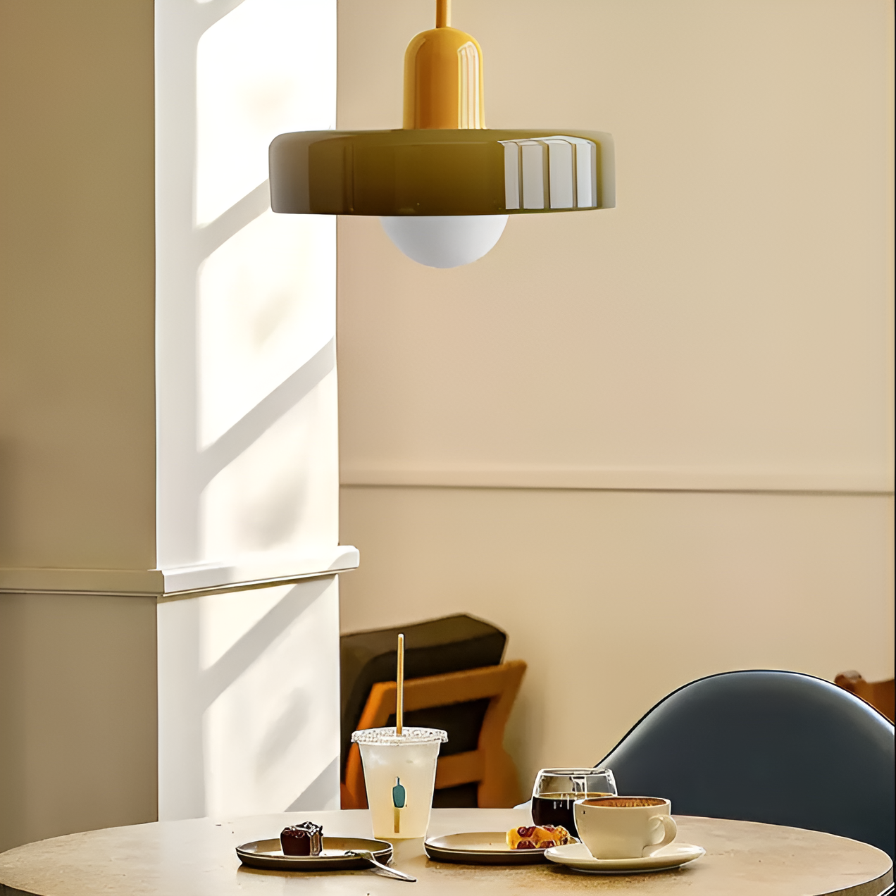 GlampGlow - Verstellbare und farbige Glaskonstruktion, moderne Wandleuchte