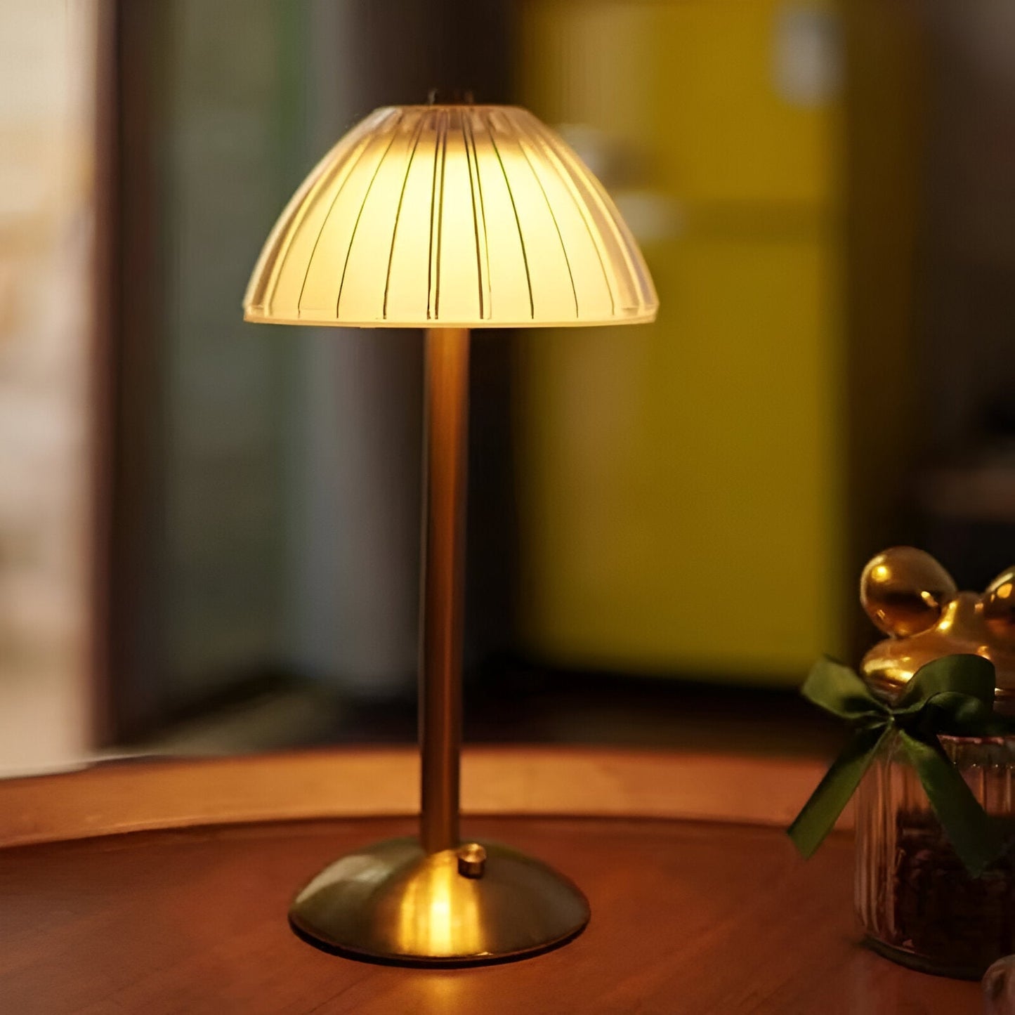 VintageGlow – Elegante kabellose Tischlampe mit zeitlosem Design