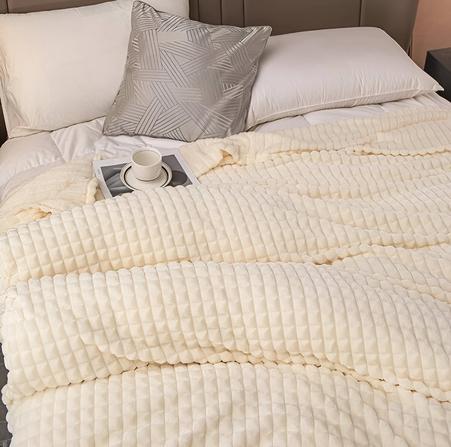 EliteWave Plaid - Ultraflauschige Strukturierte Korallfarbene Fleece Decke