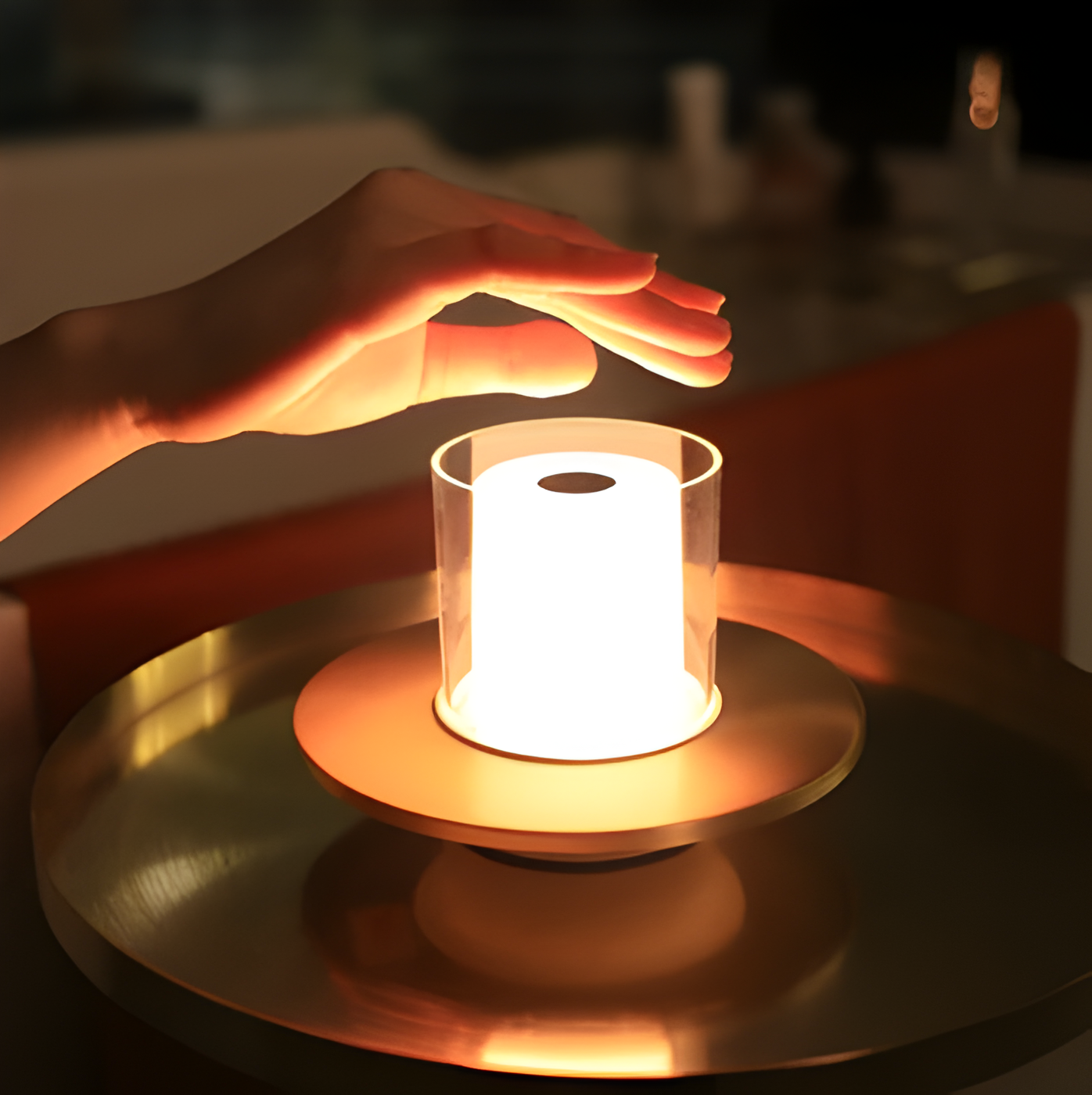 GlowGest Tischlampe - Moderne Wiederaufladbare Zylindrische Kerze LED Schreibtischlampe
