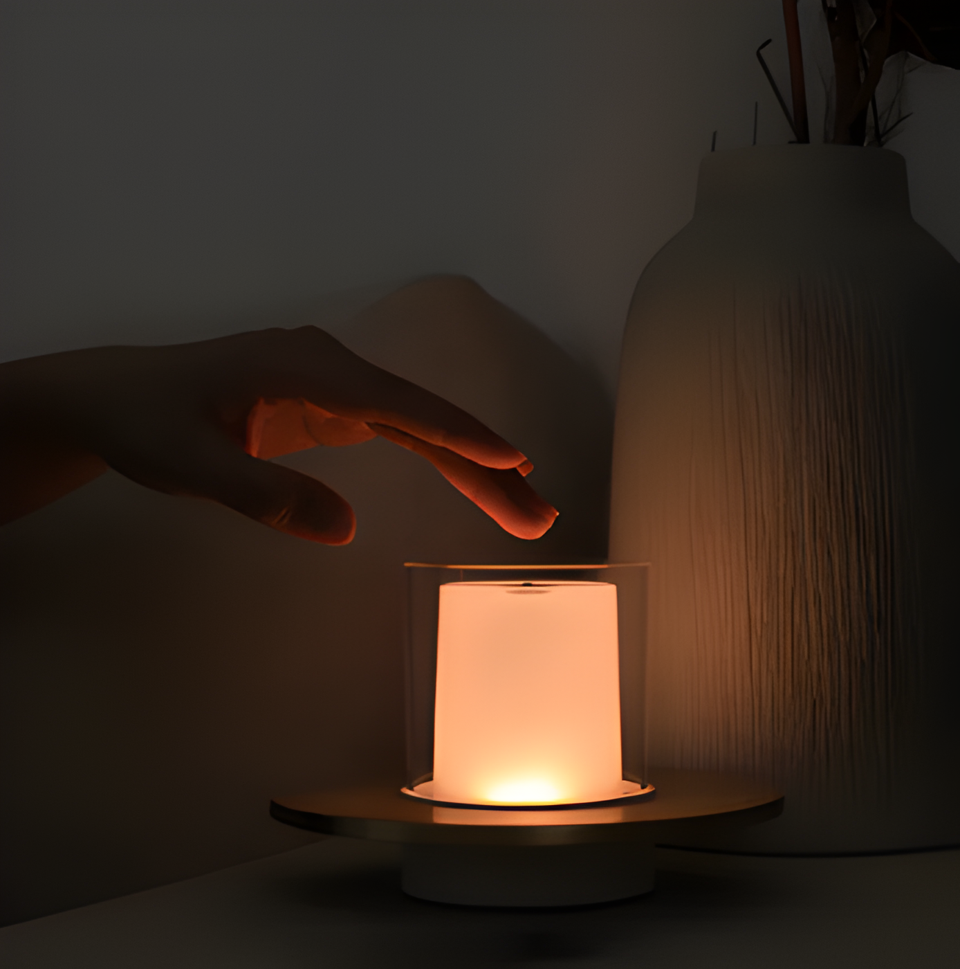 GlowGest Tischlampe - Moderne Wiederaufladbare Zylindrische Kerze LED Schreibtischlampe