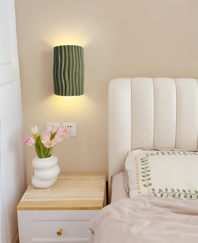 HuePleat Wandleuchte - Curvy Pleated Resin Wandlampe - Up and Down Wandleuchten Geführt