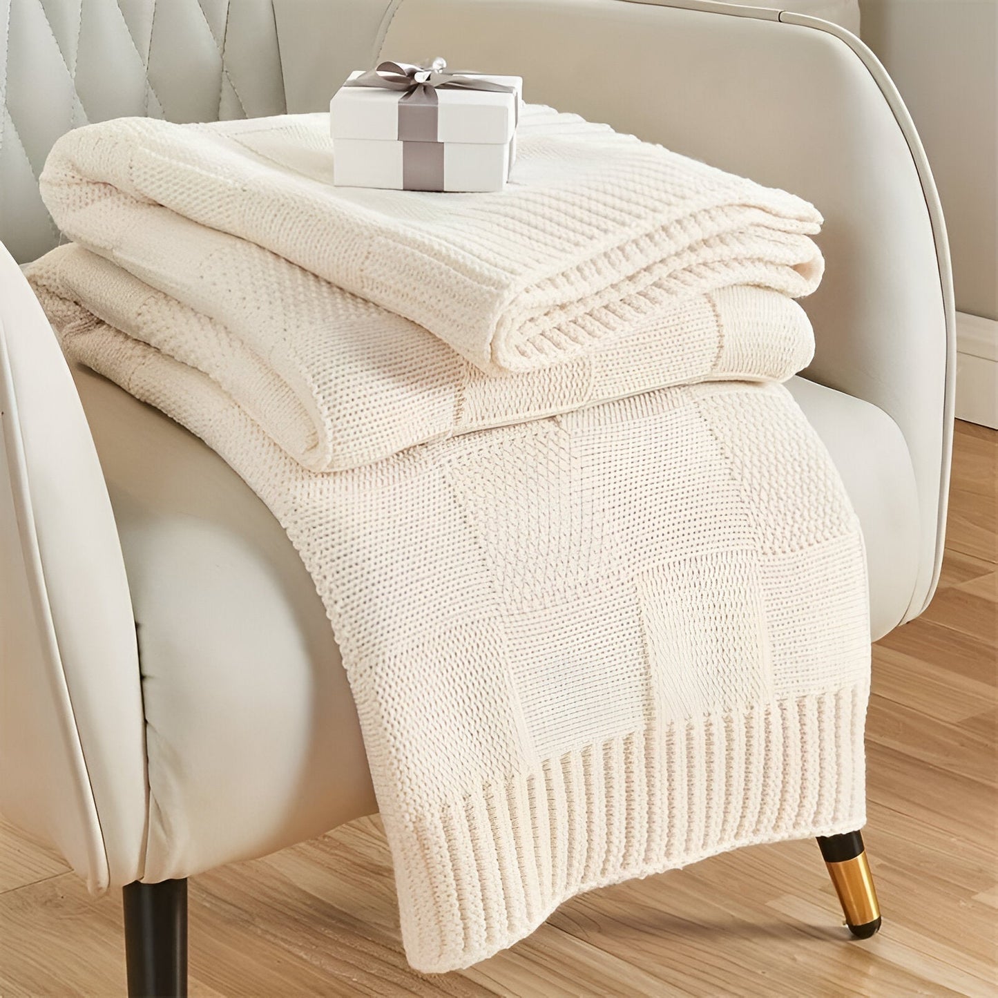 Garduru – Minimalistische Strickdecke
