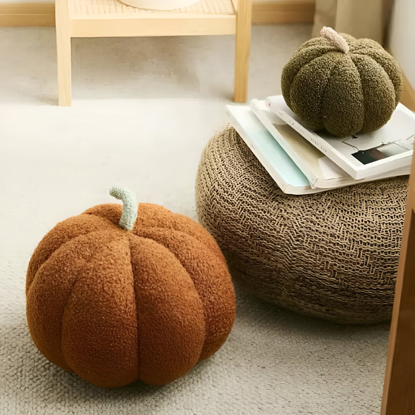 Pumpkin Cush - Texturiertes Kürbis Plüschkissen