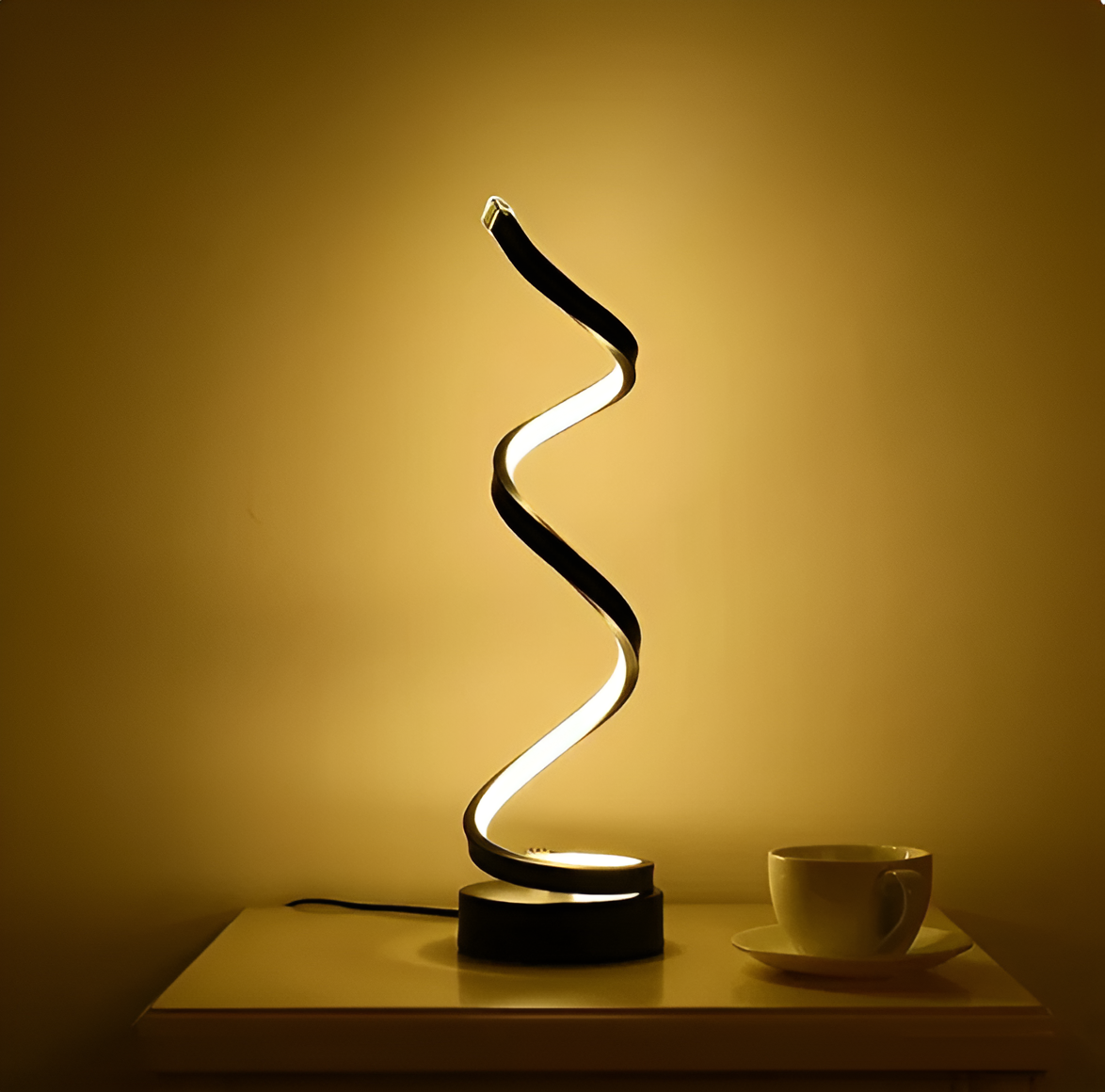 Garduru Curve- Spiralförmige LED-Tischleuchte mit Berührungssteuerung