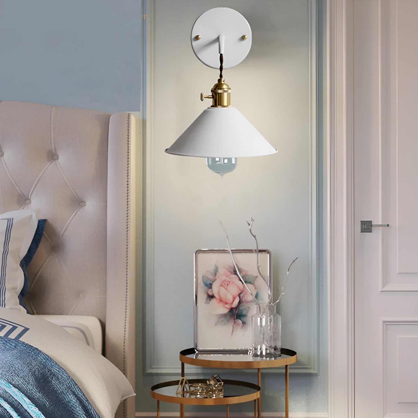 RetroGlow – Vintage-inspirierte Wandlampe mit verspielter Eleganz